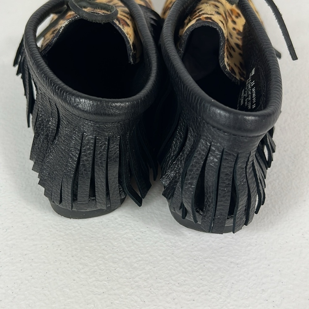 Minnetonka Sz 11 Leather Leopard Dyed Calf Hair Booties/Moccasins Festival EUC - Picture 3 of 10